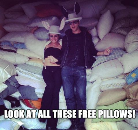 Craigslist freebie of the day: Bushwick pillow-pocalypse