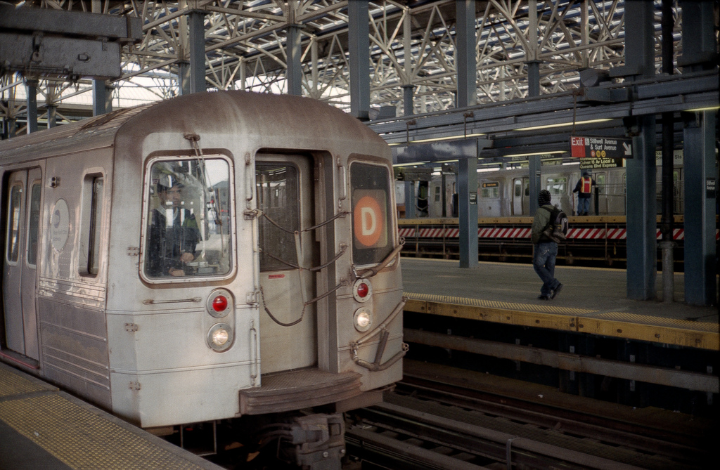 Straphangers Campaign survey: D train stands for ‘disgusting’