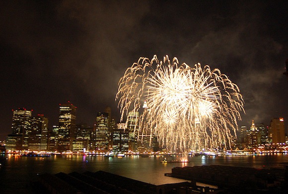 The Macy’s fireworks are coming back to the East River! Again!
