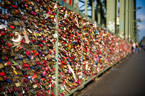 Foolish quest for immortality brings love locks to Manhattan Bridge