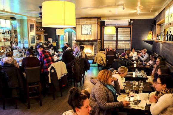 Get warm and cozy: 7 Brooklyn brunch spots with working fireplaces
