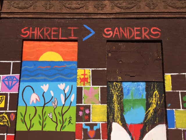 This Bed-Stuy graffiti trolls Bernie Sanders supporters super hard (and more links)