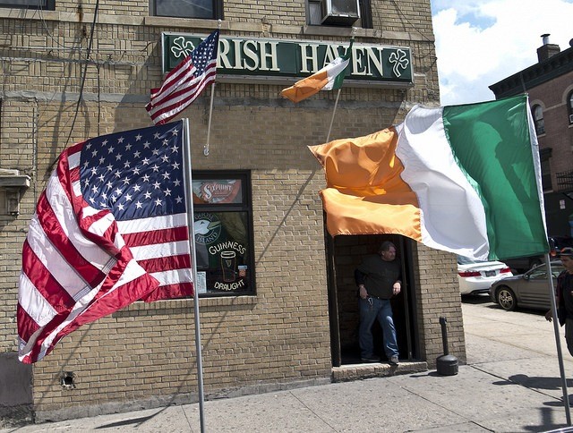 After an afternoon at Bush Terminal Park, hoof it over to Irish Haven for cheap brews. Photo via Dave Rosado/Brokelyn 